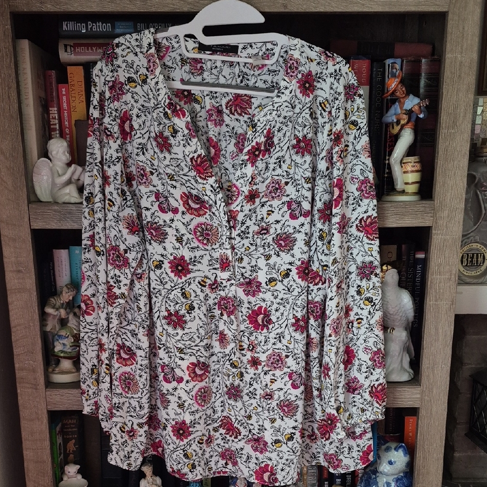T Tahari Floral Blouse with Pink and White Design
